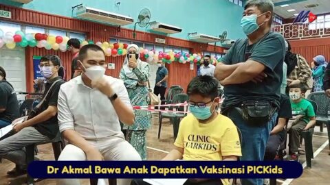 Dr. Akmal Bawa Anak Dapatkan Vaksinasi Pickids