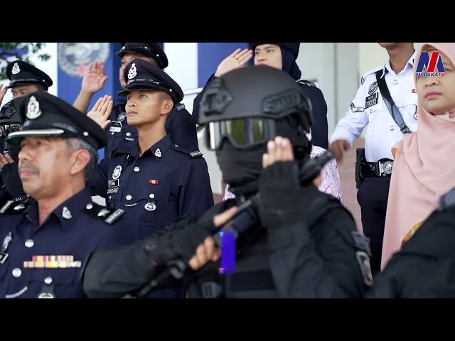 Nyanyian Lagu Negaraku – Polis Melaka