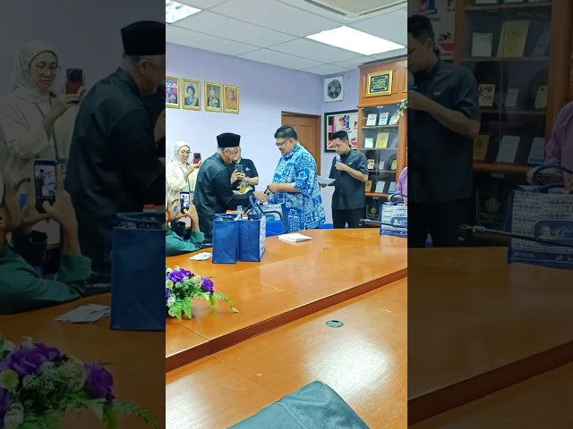 Sumbangan Kepada 11 Bakal Haji Dan Hajah Di Japerun Tanjung Bidara, Masjid Tanah