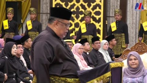 Tun Seri Setia Dr. Mohd Ali Rustam Angkat Sumpah Yang Di Pertua Negeri Melaka Ke 7 Penggal Kedua