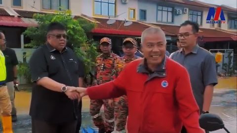 Km Turun Padang Tinjau Situasi Banjir Masjid Tanah