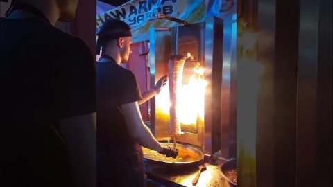 Suasana Windmill Pink Market Dan Pasar Terapung Edisi Ketiga Bila Larut Malam. Meriah Betul Melaka!