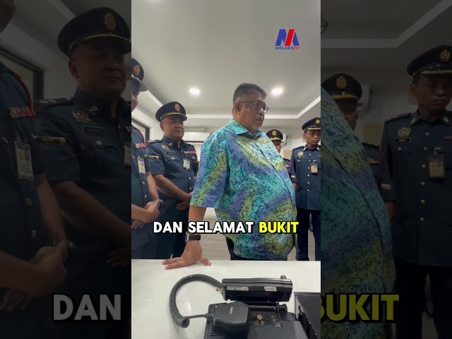 Ab Rauf Berkomunikasi Dengan Anggota Bomba Di Melaka