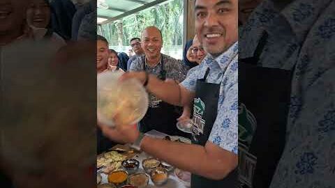 Jarang Berlaku Ni Dapat Tengok Kp Dan Ketua Menteri Melaka Masuk Dapur Tunjuk Skill Memasak, Hebat!