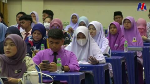 ‘hadiah khas’ rm5,000 untuk sekolah paling cemerlang spm